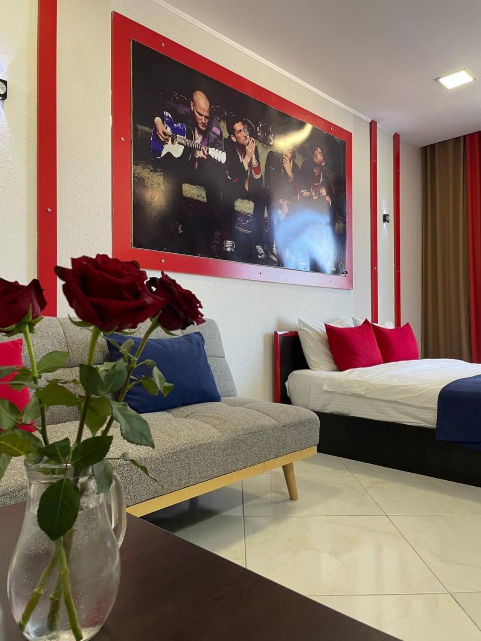 Rock Hotel First Line Batumi Esterno foto