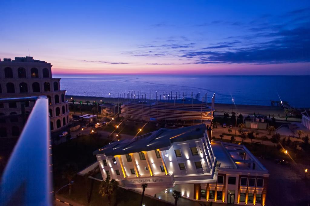 Rock Hotel First Line Batumi Esterno foto