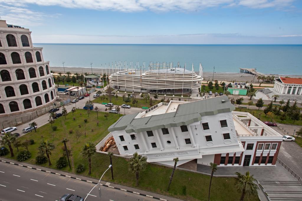 Rock Hotel First Line Batumi Esterno foto