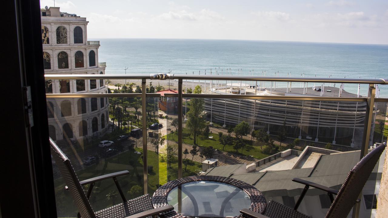 Rock Hotel First Line Batumi Esterno foto