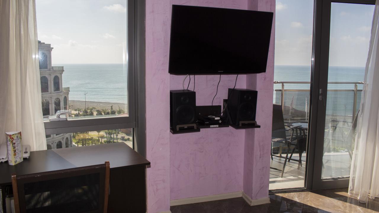 Rock Hotel First Line Batumi Esterno foto